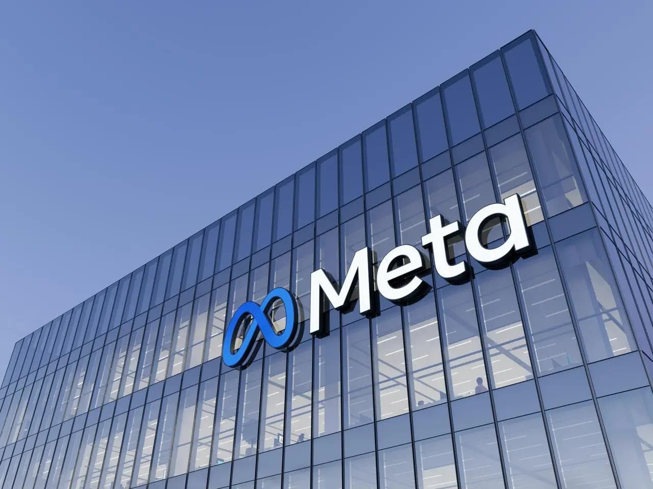 META likwiduje 14 000 miejsc pracy na rzecz AI